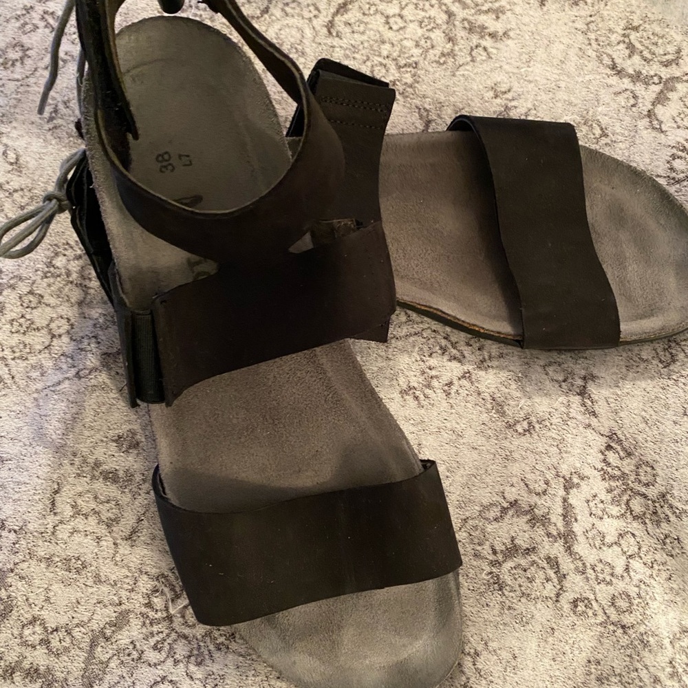 Naot Women’s black suede sandals